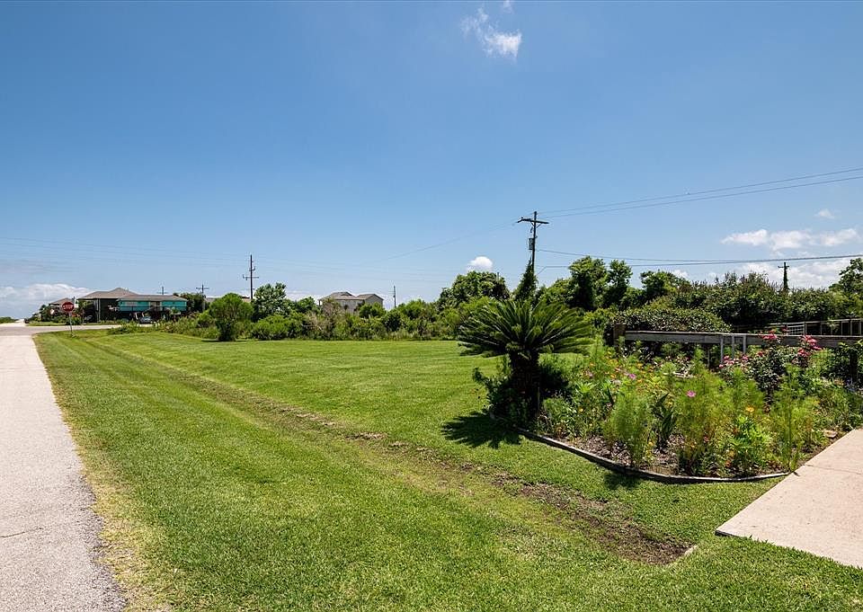 1011 Honeysuckle, Crystal Beach, TX 77650 MLS 68109925 Zillow