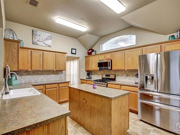 5th image of 4709 Sunflower Dr