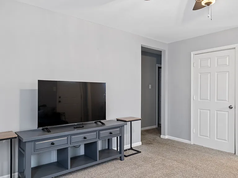 519 S Dickson St — Photo 16