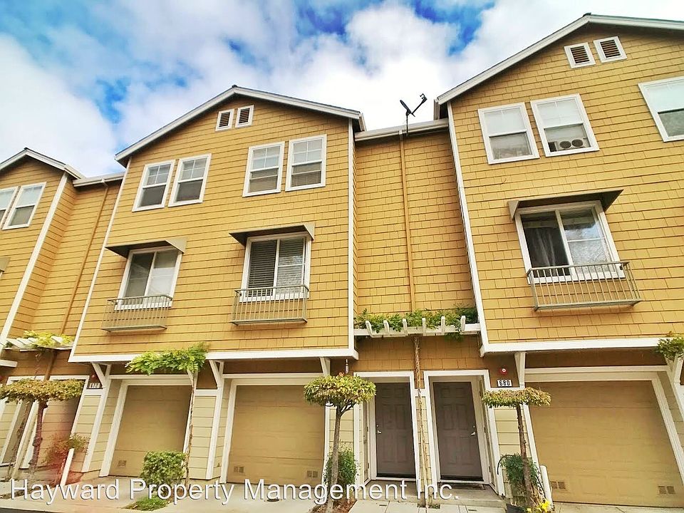 1st image of 676 Mesa Cir