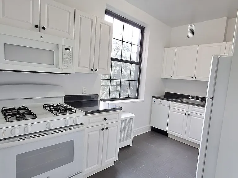 6860 108th St #3H — Photo 6