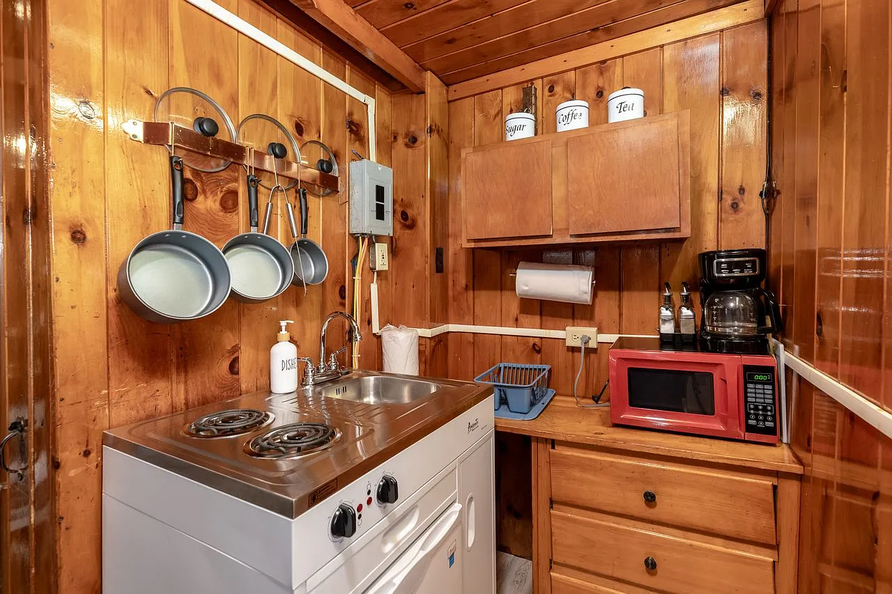 Studio, 500 sqft, $1,400 — Photo 3
