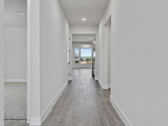 4th image of 212 Scenic Hills Cir