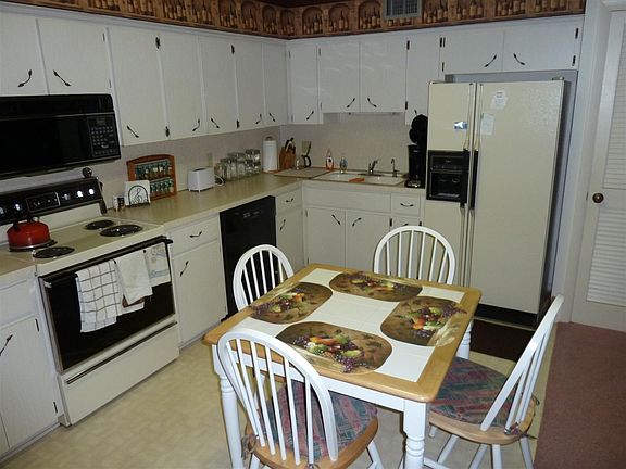 4th image of 2295 Americus Blvd E APT 21