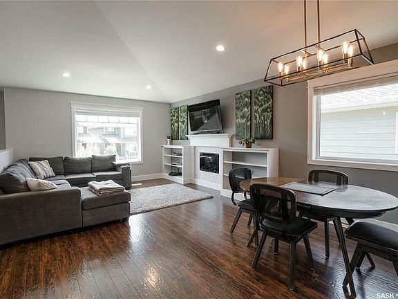 3rd image of 327 Eaton Ln