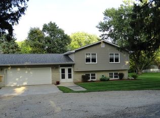 130 N Skole Gate, Lee, IL 60530