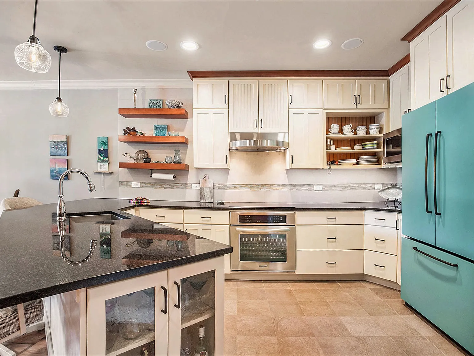 2 bed, 1350 sqft, $2,250 — Photo 4
