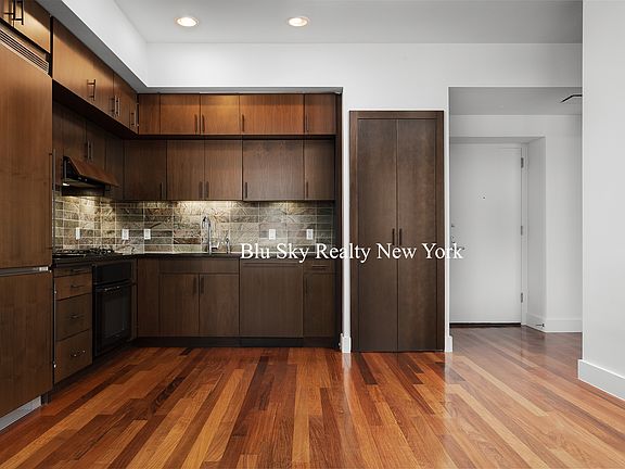 3rd image of 150 Myrtle Ave APT 2704
