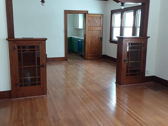 Living room to dining
