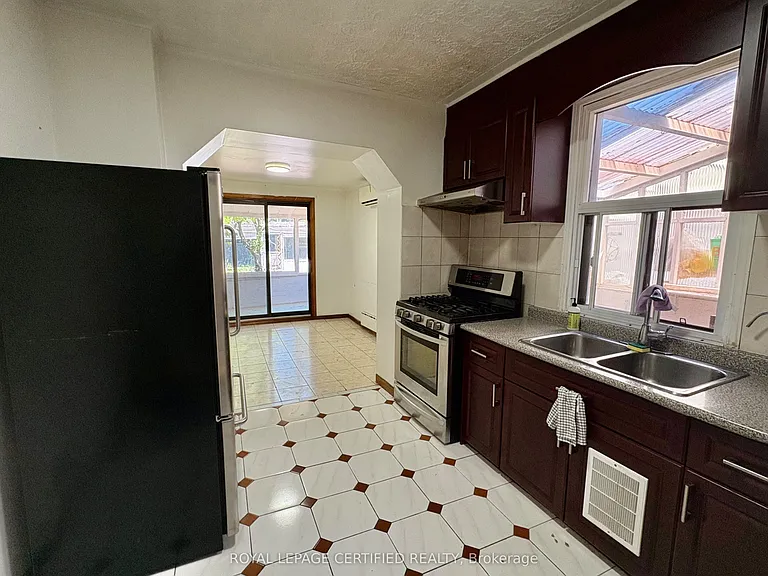 36 Mitchell Ave — Photo 6