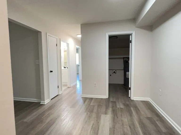 Oak Grove Village Apartments — Photo 10
