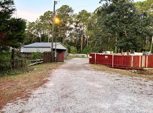 402 E Pine St, Mary Esther, FL 32569