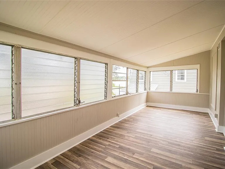 910 Oakhill St #1 — Photo 11