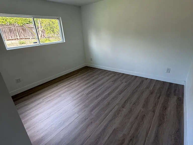 1315 Ameluxen Ave — Photo 12