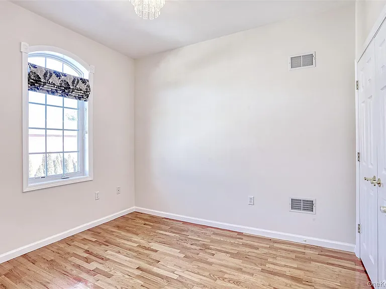 80 Alexander Ct — Photo 23