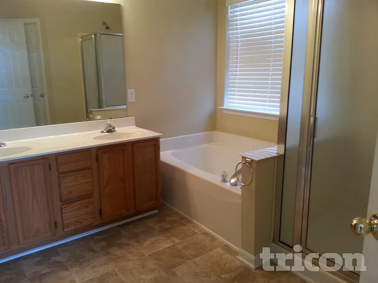 4422 Little Moser Ln — Photo 9