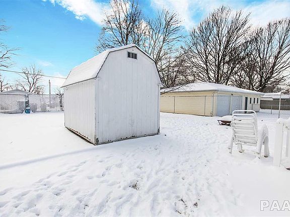 5th image of 1126 E Kingman Ave