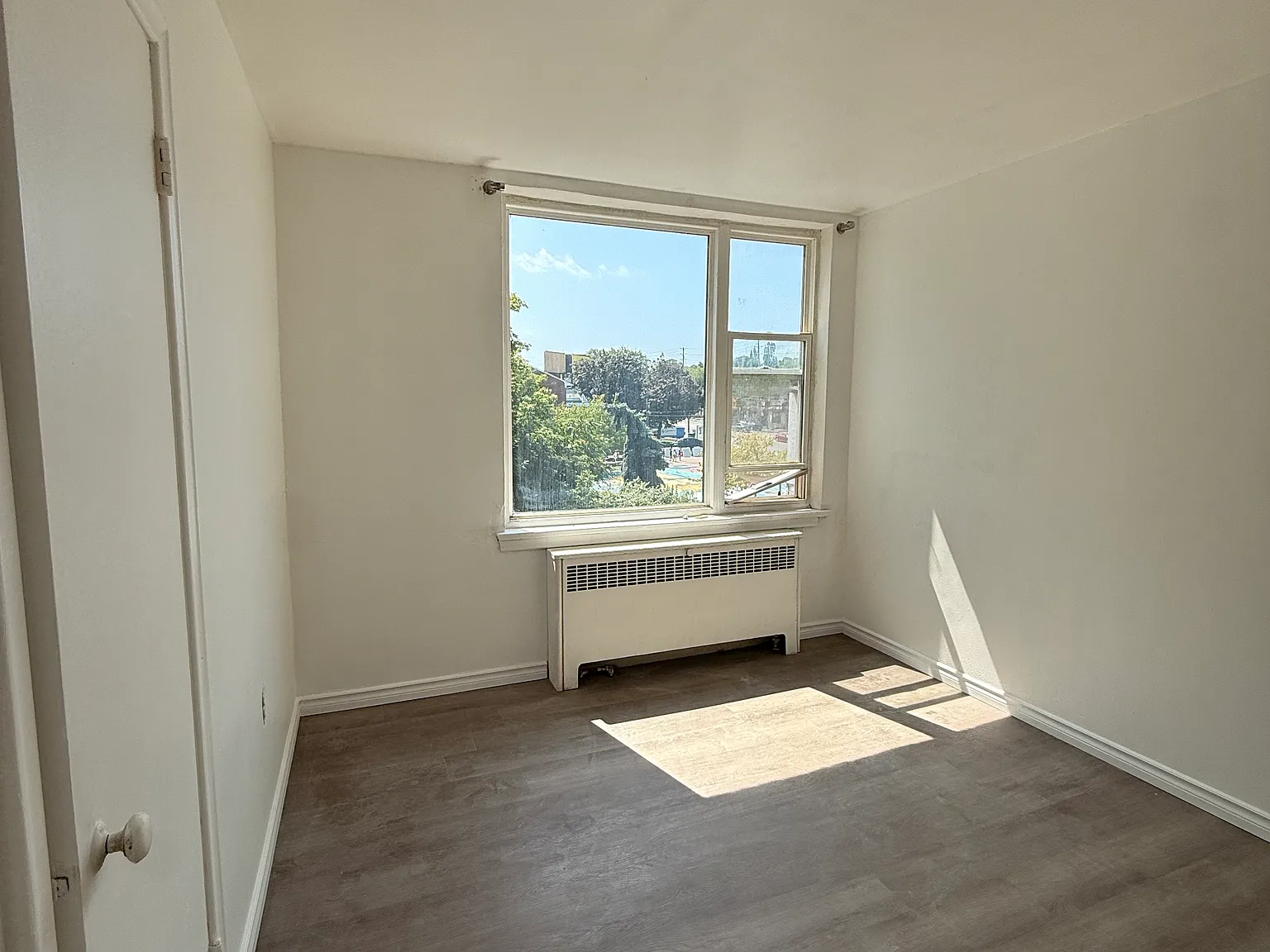 2407 Lake Shore Boulevard West Toronto — Photo 4