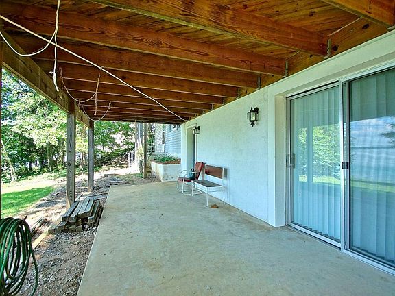 4th image of 212 Gross Point Dr