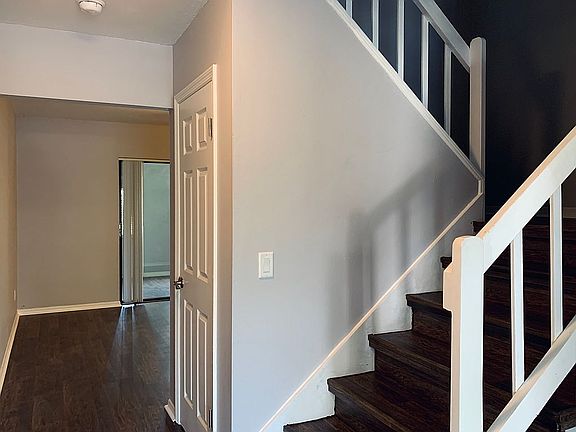 2nd image of 3039 Abbey Ct