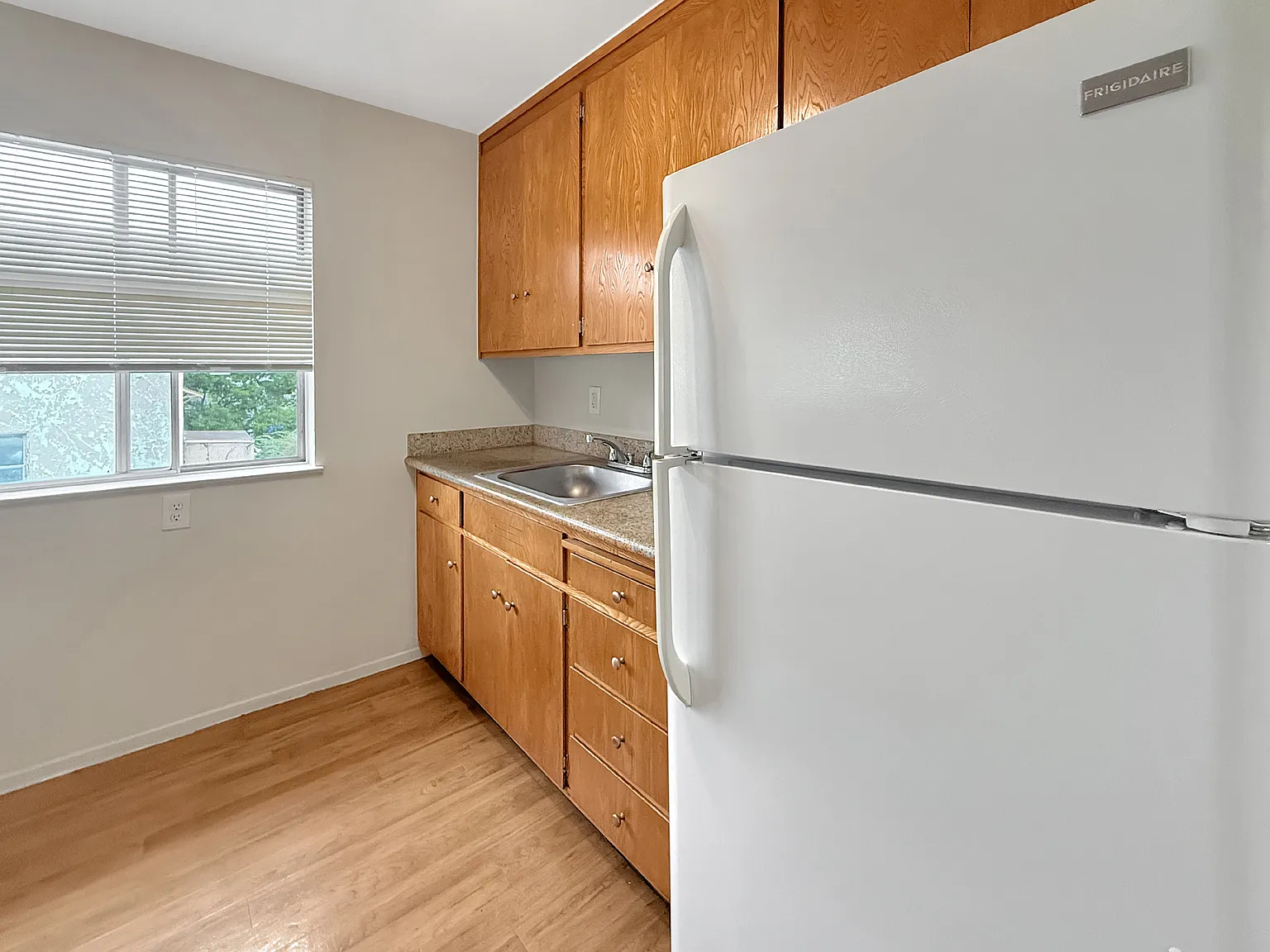 3600 Dimond — Photo 3