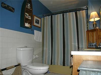 4th image of 307 N Main St