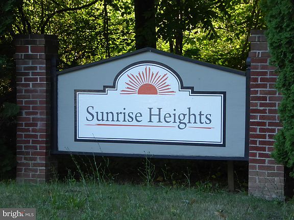 5th image of Sunrise Dr