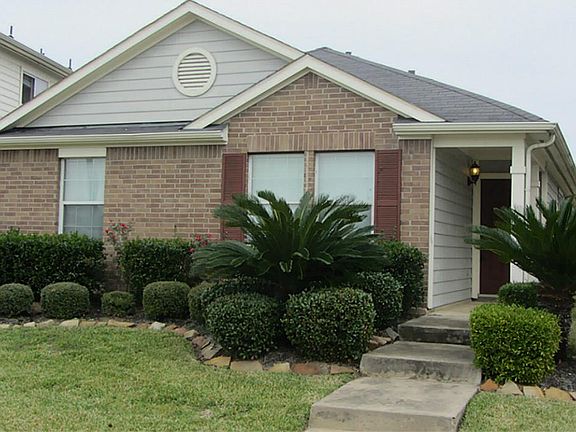 2nd image of 20739 Settlers Lake Cir N
