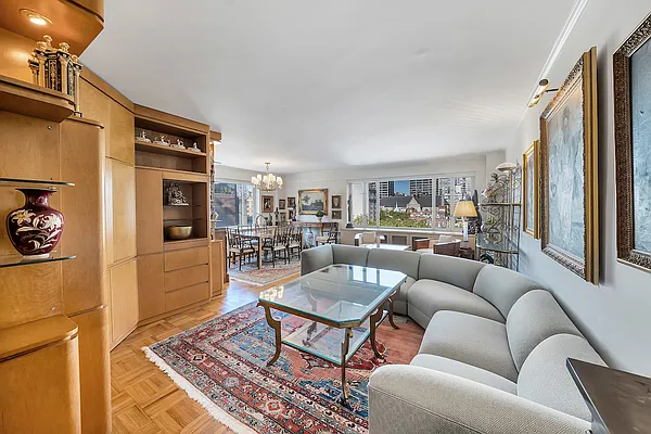 Sold by Bond New York | media 2