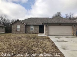 2121 S Fisk Ave, Springfield, MO 65807