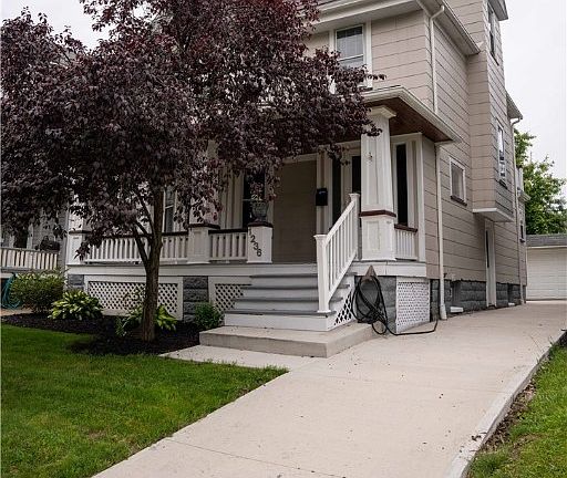 4th image of 1236 Hall Ave