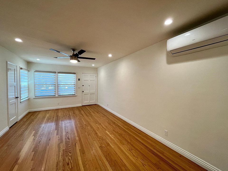1st image of 102 Gaviota Ave #104