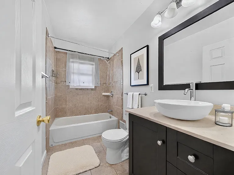 991 Humphrey Ave — Photo 8