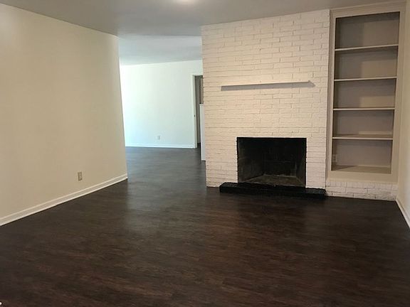4th image of 2834 Robertson Dr