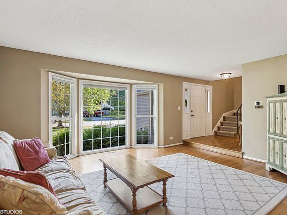 4th image of 322 Candlewood Trl