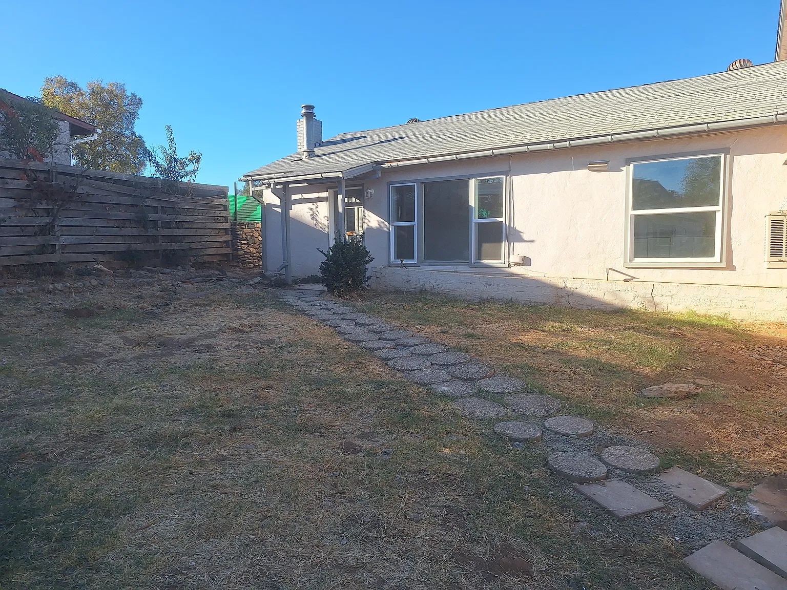 371 Luddy Ln — Photo 2