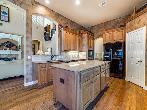 5th image of 9930 Sugarberry Dr