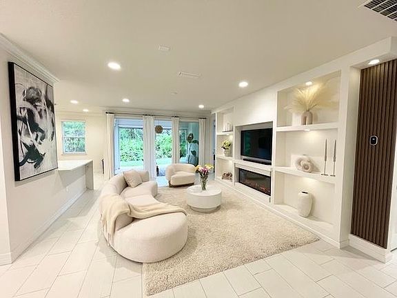 4th image of 68 Park Front Ln