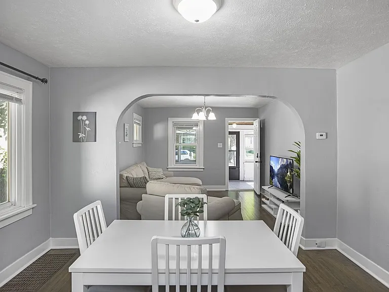 1342 Miner St — Photo 22