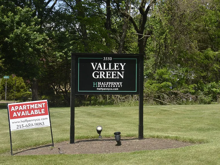 Valley Green Apartments — Photo 12