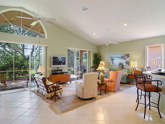 4th image of 1608 SE Shelburnie Way