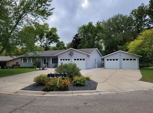20 Hagen Pl SW, Owatonna, MN 55060