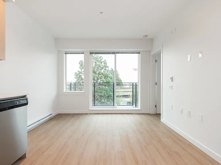 3655 Victoria Dr — Photo 33