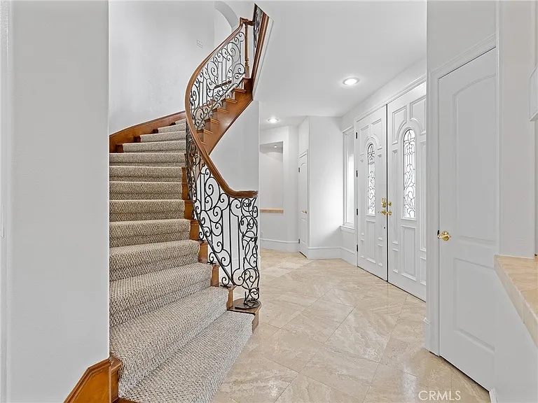3210 N Ardmore Ave — Photo 8
