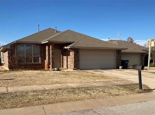 2015 Pleasant Ridge Ct, Edmond, OK 73012