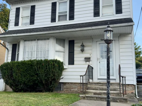 820 W Spruce St, Coal Township, PA 17866