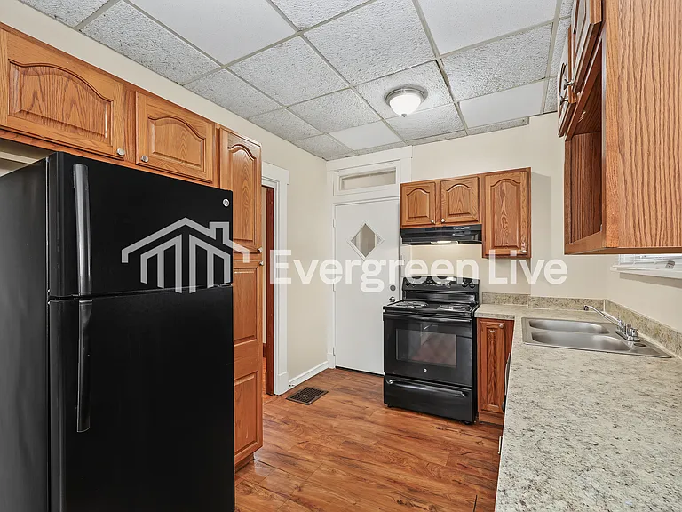 3717 Woodbine Ave — Photo 8