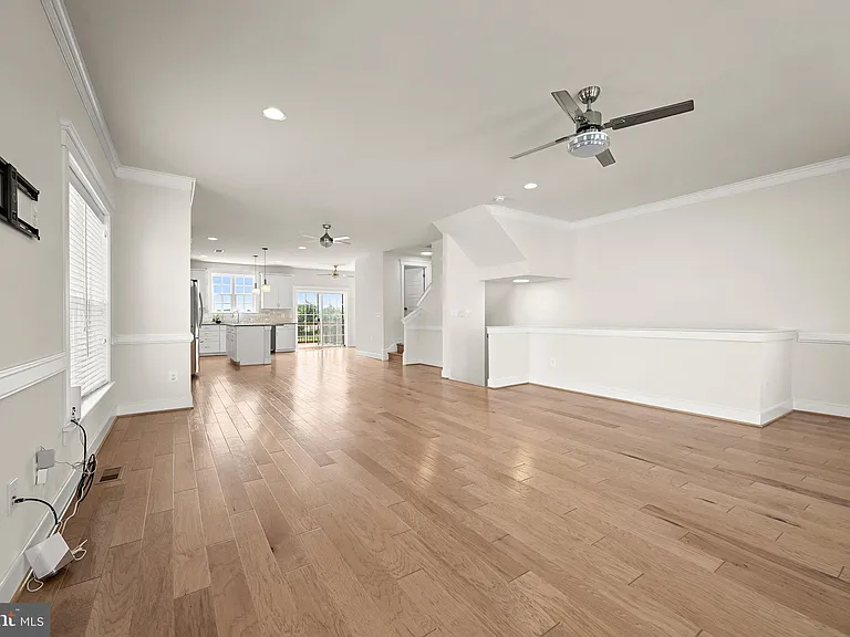 212 Upper Brook Ter — Photo 6