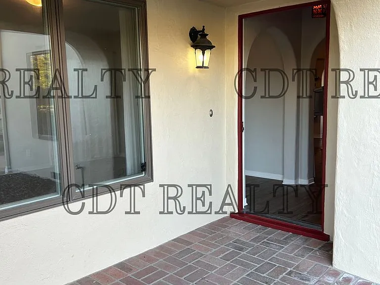 26 El Paso Pl — Photo 2