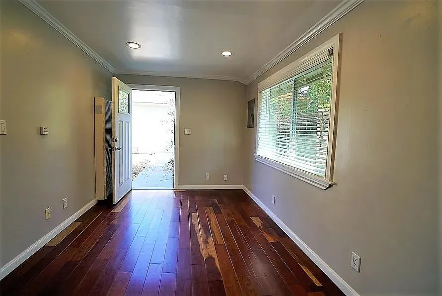 1760 Franklin St — Photo 2